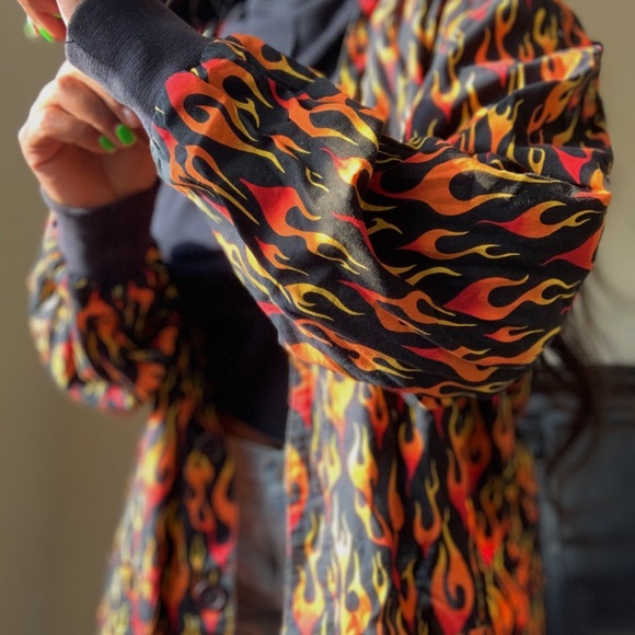 Sweaters - FLAMED 🔥🥵 Cardigan ❗️😍 Thrifted Item 💋